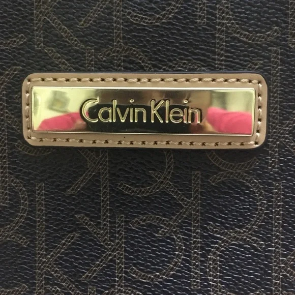 Authentic Calvin Klein coated PVC signature tote bag - Picture 4 of 15